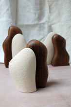 Charger l'image dans la galerie, Ames 03 — bois et céramique
